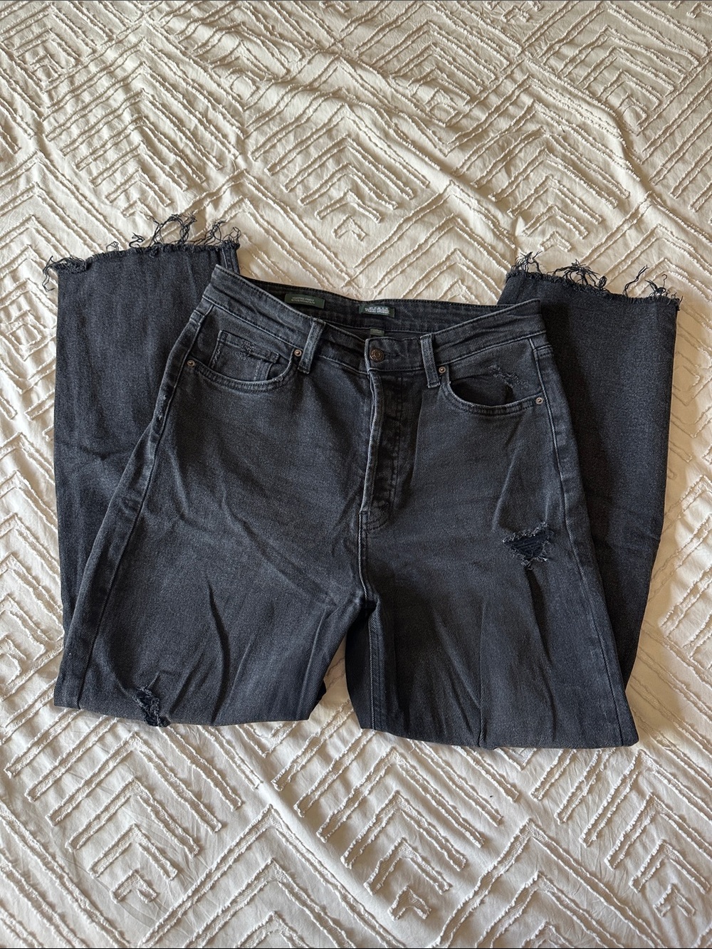 Women’s Black Distressed Straight-Leg Jeans